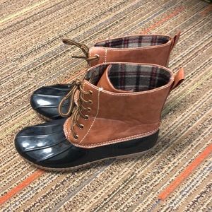 Women’s Yoki Rain Boots Size 10